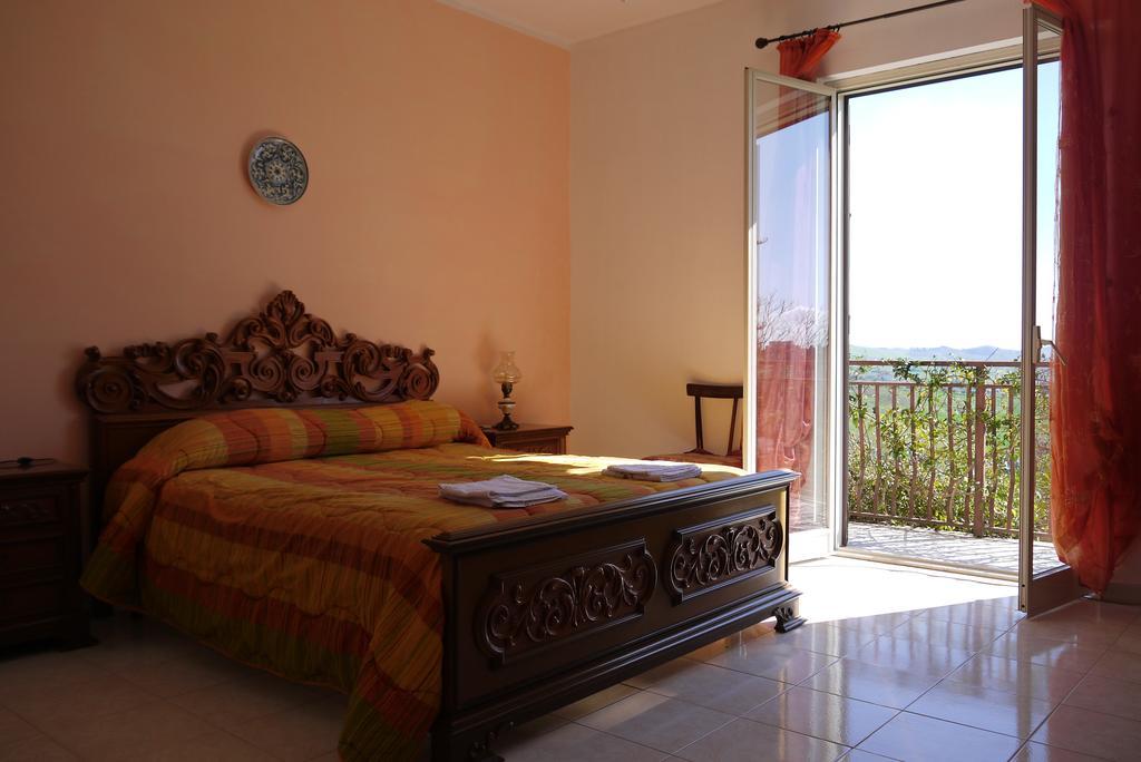 Casa Vacanze Laura Villa Caltanissetta Ngoại thất bức ảnh
