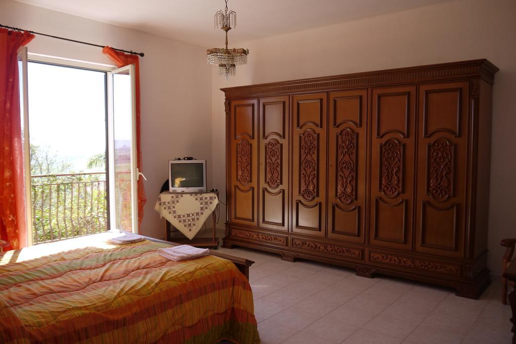 Casa Vacanze Laura Villa Caltanissetta Ngoại thất bức ảnh